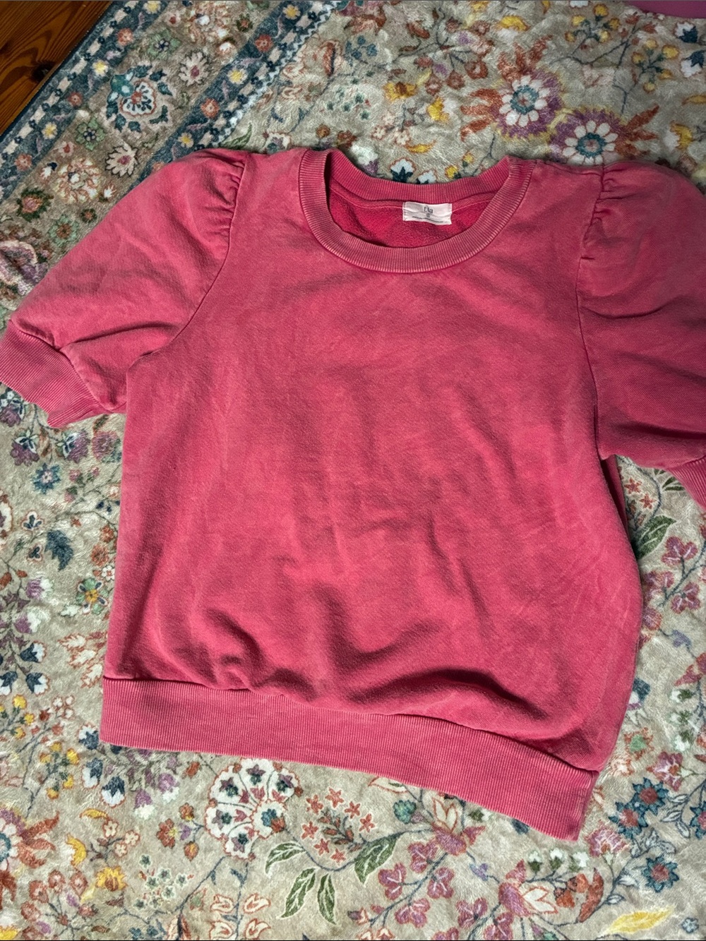 T. La short sleeve sweatshirt